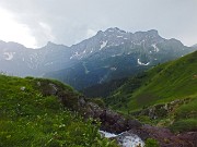 71 Tanta acqua nei ruscelli, gocce dal cielo...